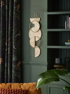 Abstracte metalen wanddecoratie met marmereffect