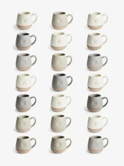 Alphabet mok met gespikkelde glazuur