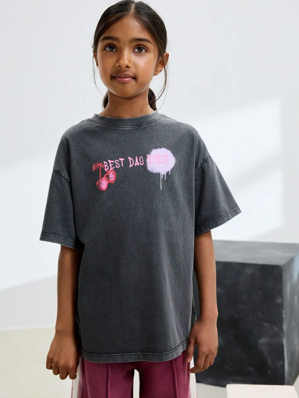 Antraciet graffiti - Oversized T-shirt met grafische print (3-16jr)