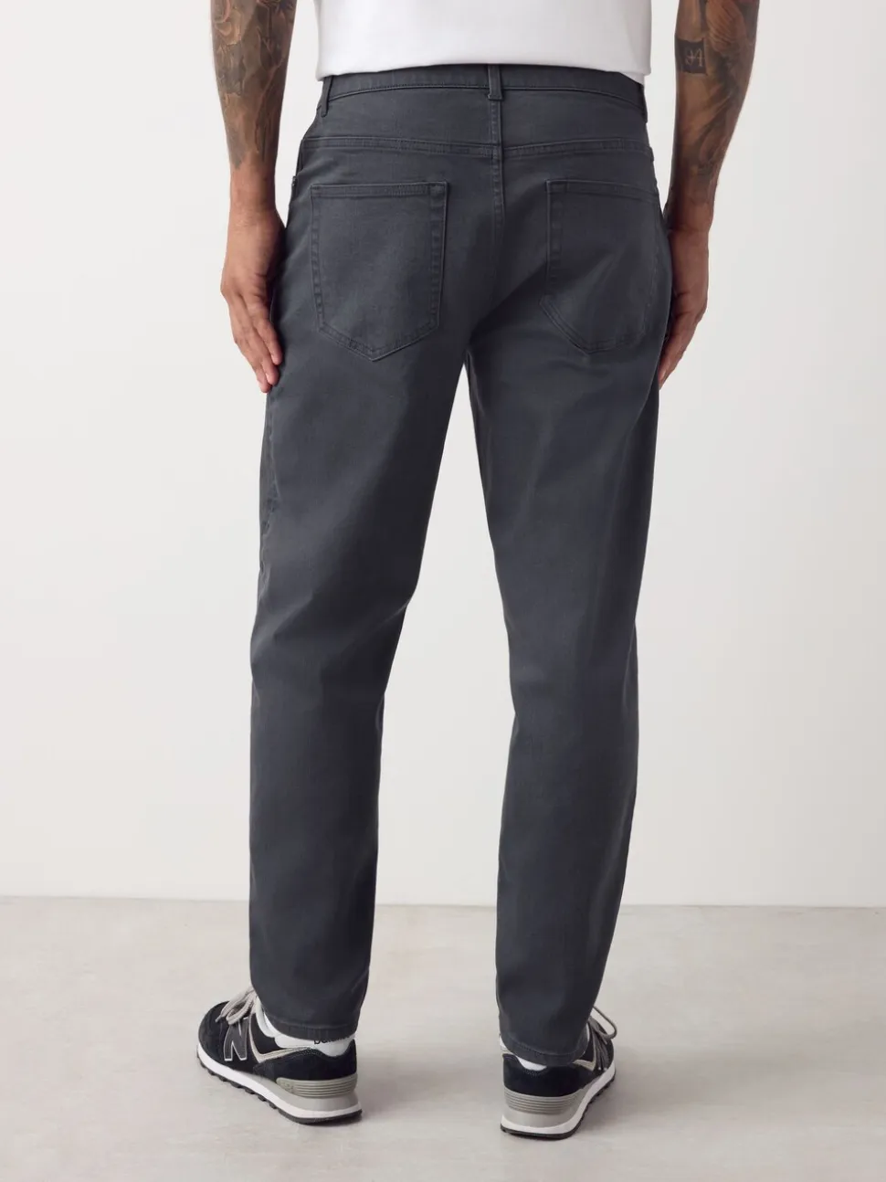 Antracietgrijs - Klassieke stretchjeans met standaard taps toelopende pasvorm