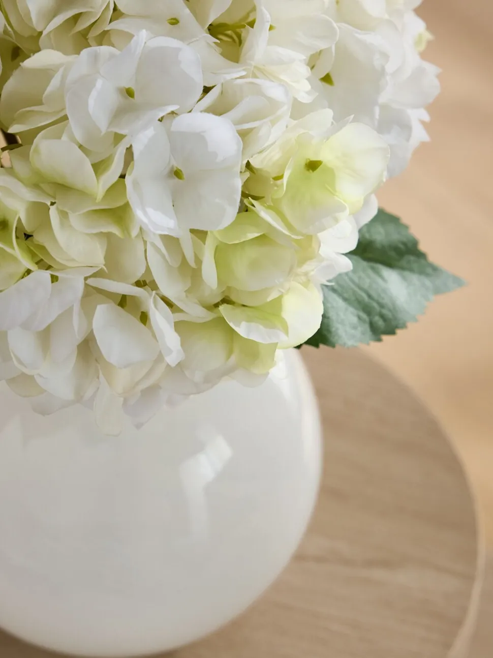 Artificial Hydrangea Arrangement in Swirl Glass Vase