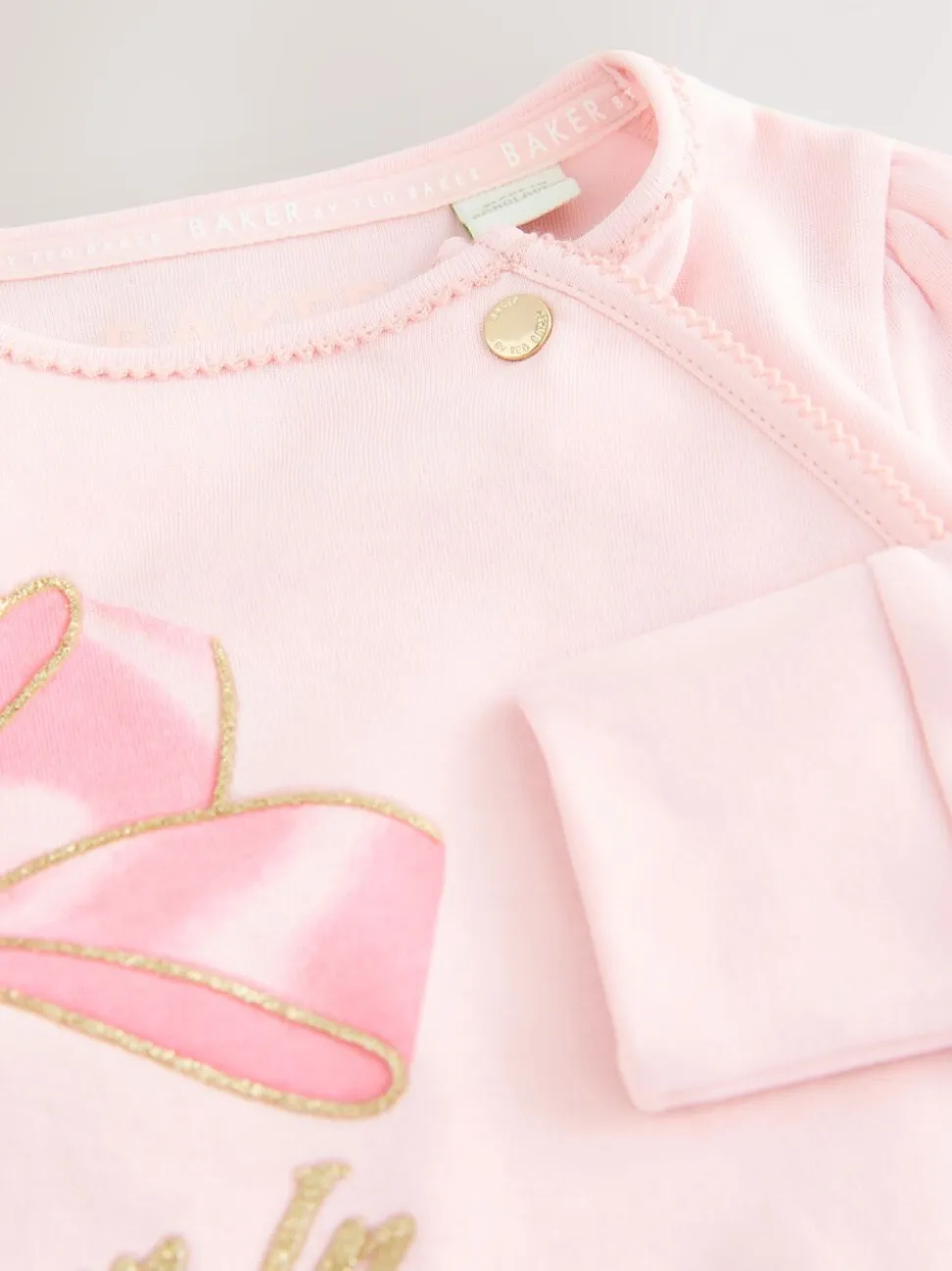 Baker by Ted Baker- Born in 2026 - babypyjama met strik in roze