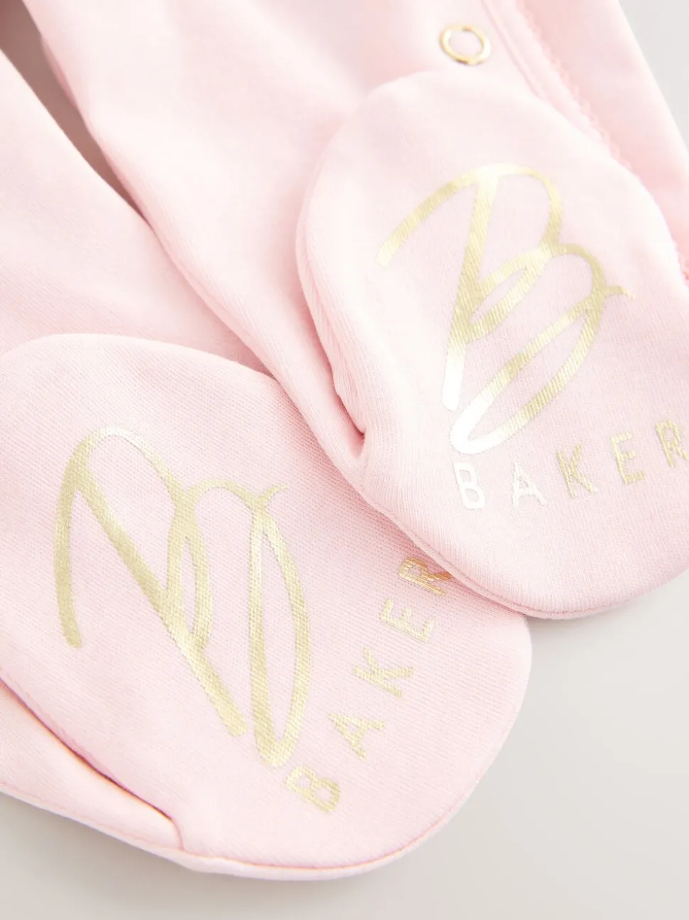 Baker by Ted Baker- Born in 2026 - babypyjama met strik in roze