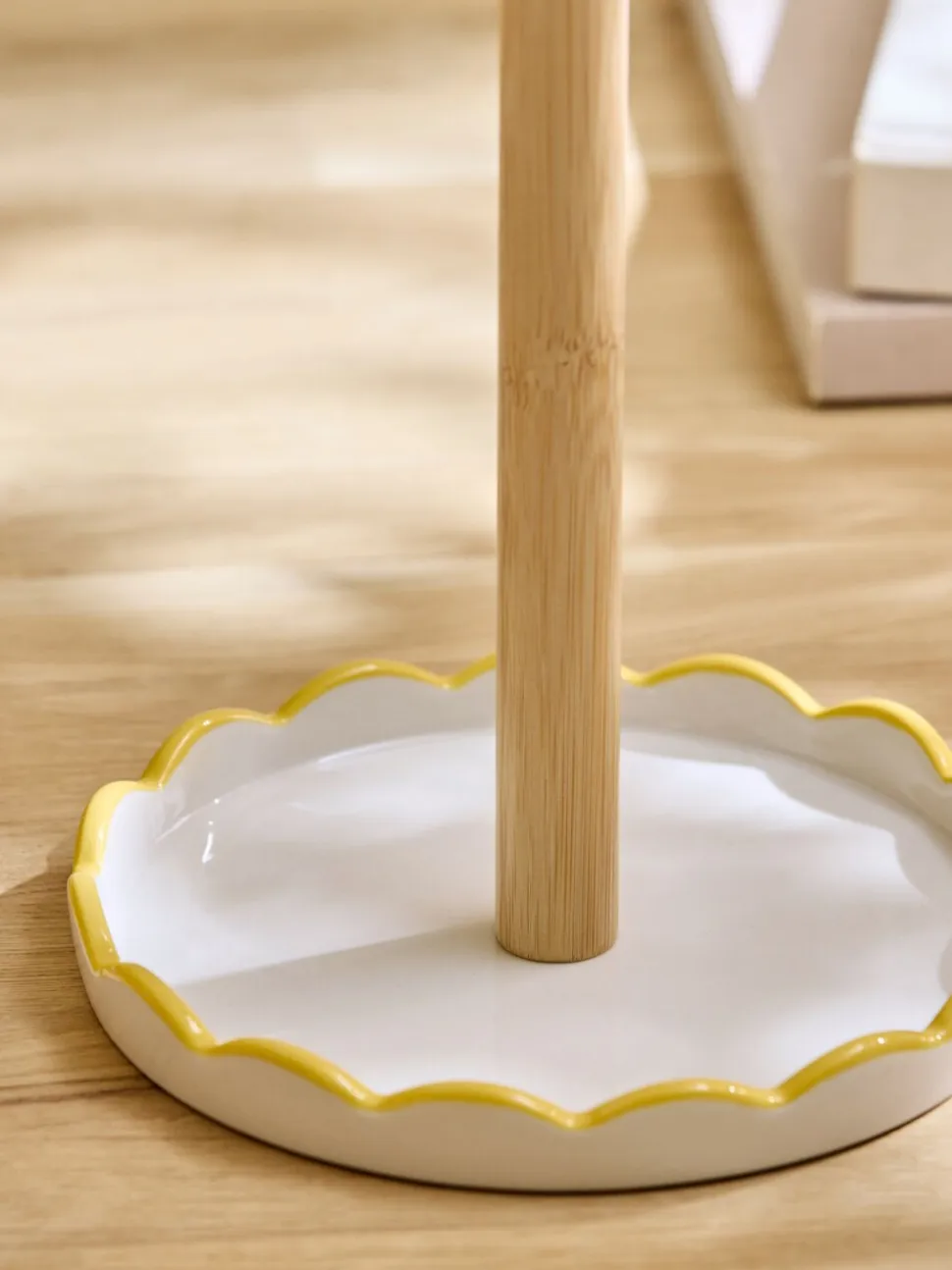 Bee Kitchen Roll Holder