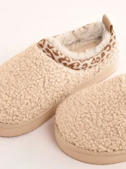 Beige - Lipsy EVA pantoffels met luipaardprint afwerking, borg en fluffy slip-on Klomp
