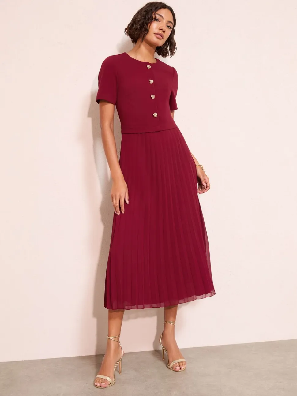 Bessenrood - Friends Like These Button Down 2-In-1 Pleated Dress