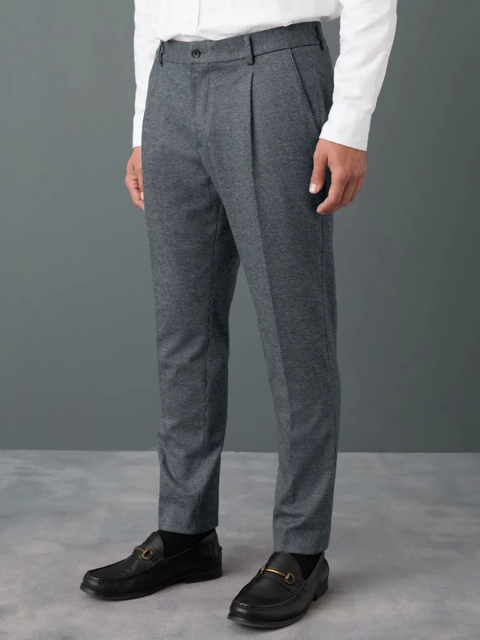Blauw - Slim fit getextureerde broek met elastische achterkant en stretchy