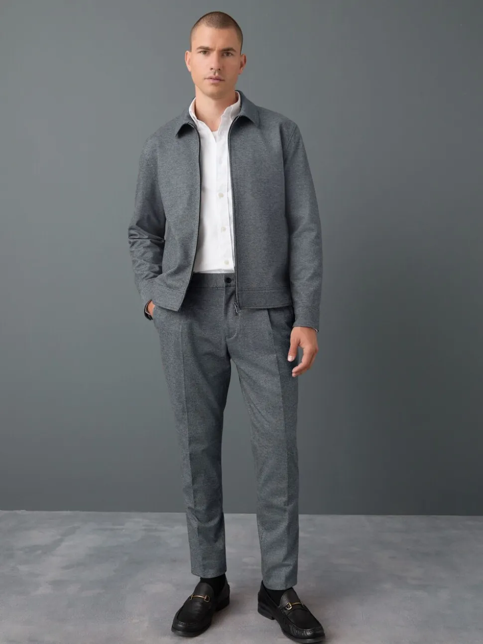 Blauw - Slim fit getextureerde broek met elastische achterkant en stretchy