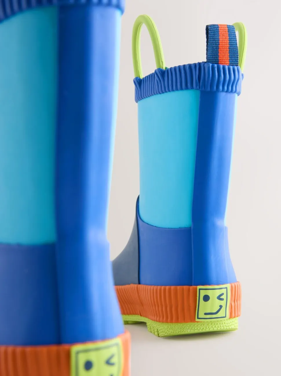 Blauw met kleurvlakken - Aantreklaarzen met handvat