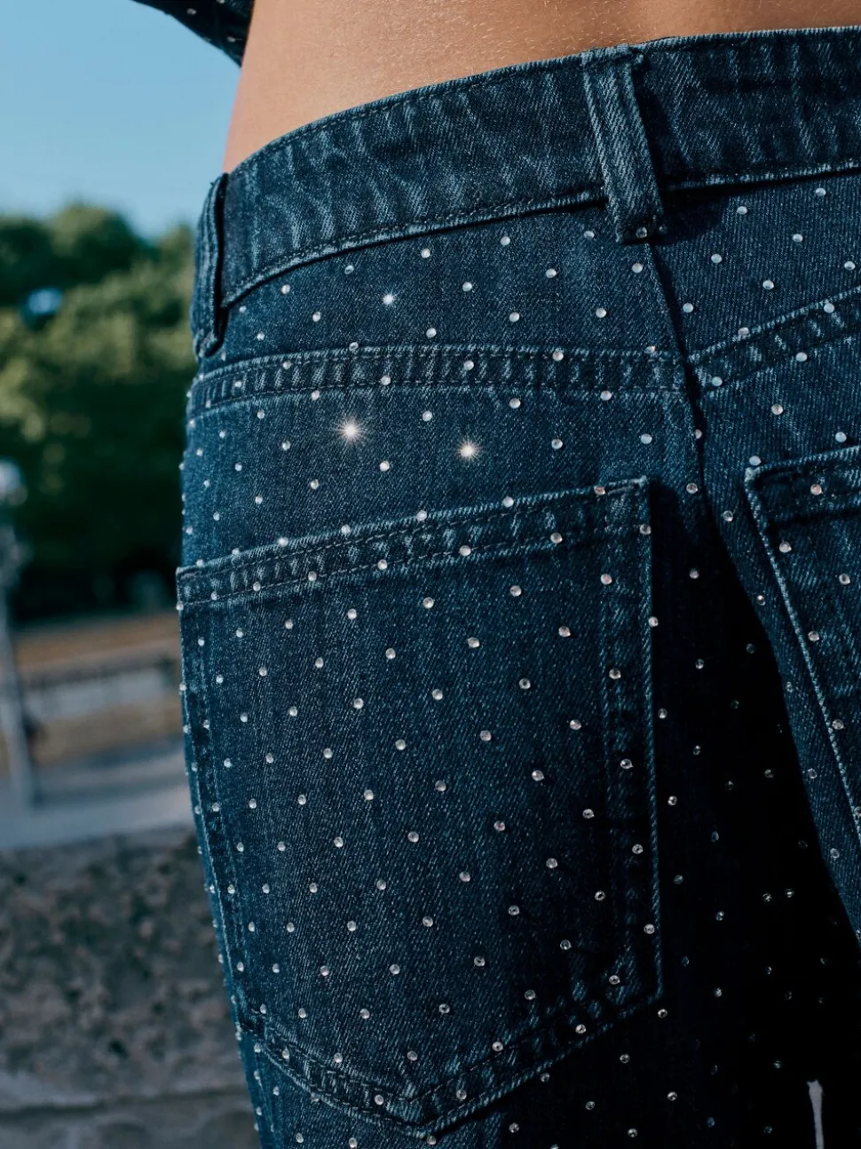Blauw met wassing - Versierde jeans met wijde pijpen