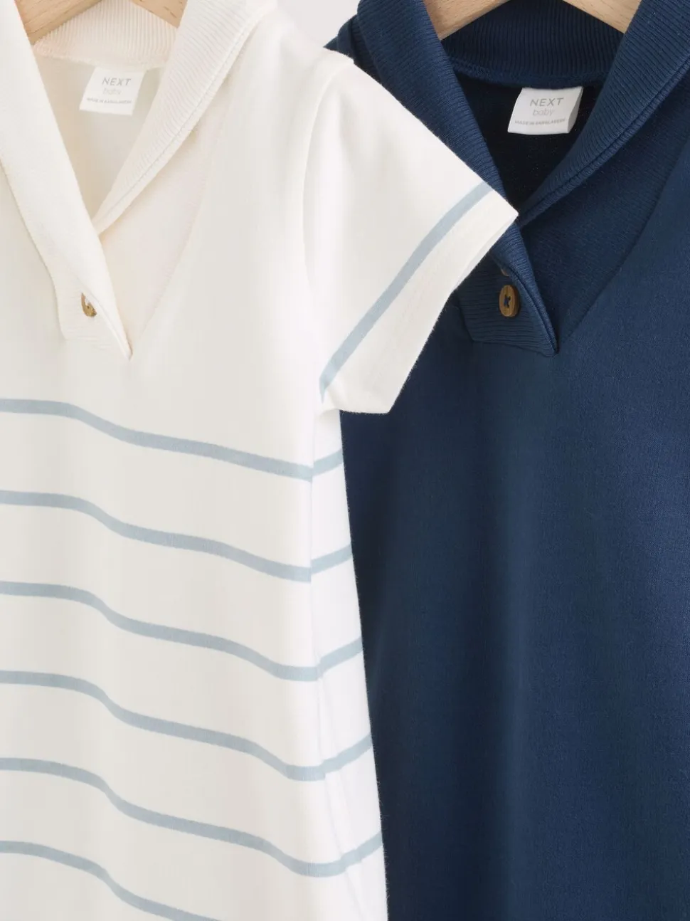 Blauw met wit gestreept - Verpakking van 2 jersey babyrompertjes