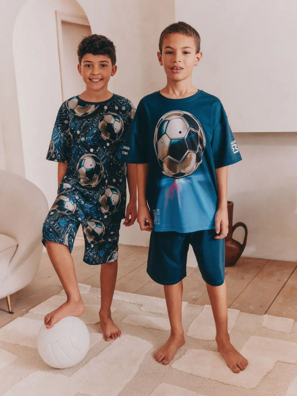 Blauw voetbal - Set van 2 pyjama's met short (3-16 jr)