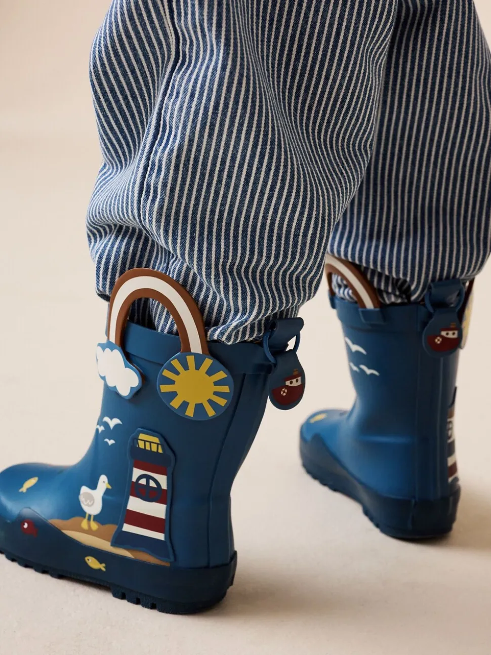 Blauw voor op het strand - Aantreklaarzen met handvat