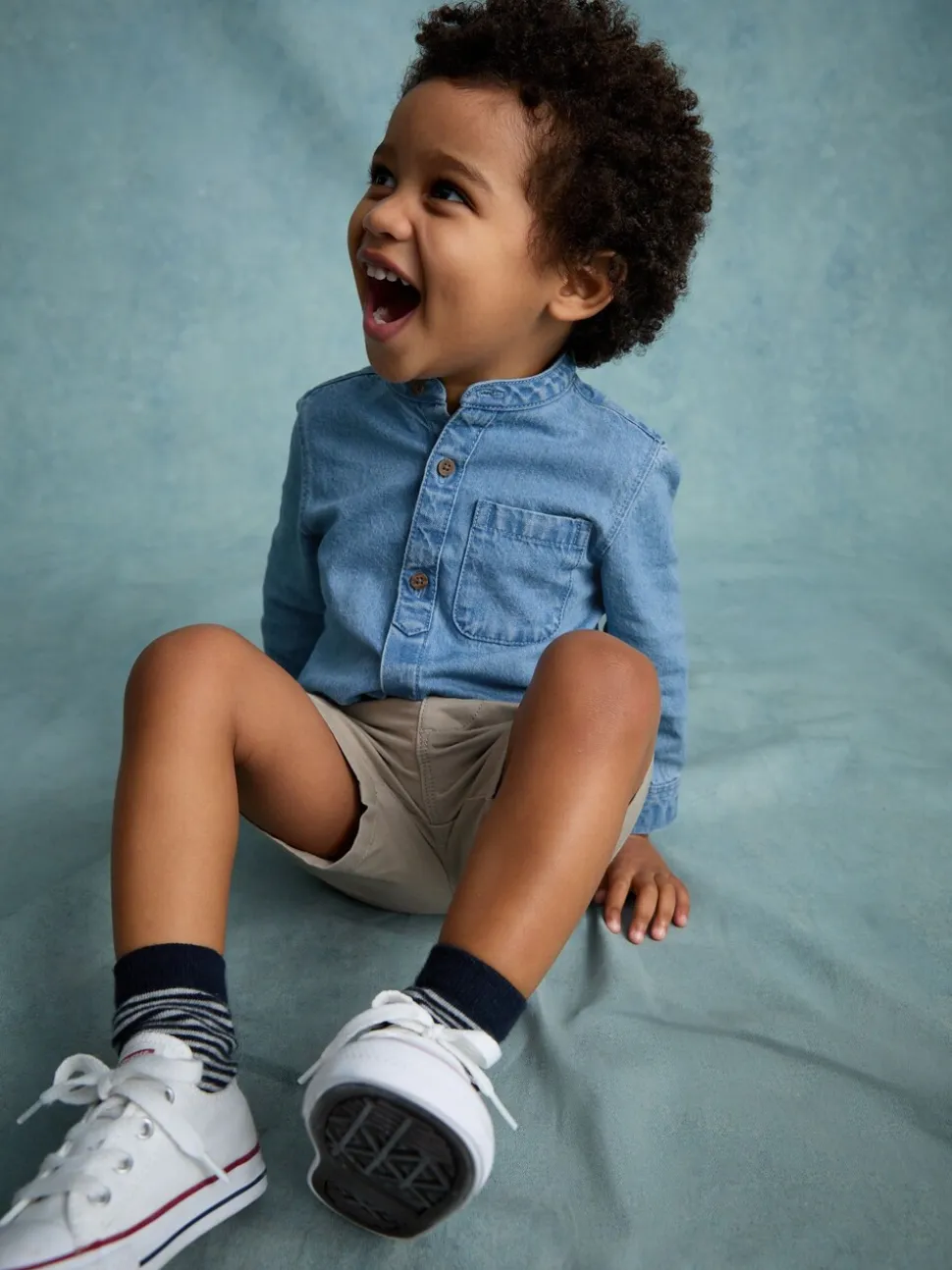 Blauwe denim - 100% katoenen overhemd met lange mouwen en opa-kraag van denim (3mnd-7jr)