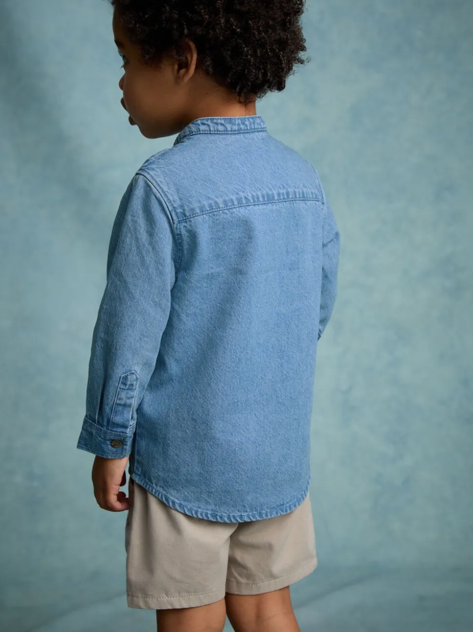 Blauwe denim - 100% katoenen overhemd met lange mouwen en opa-kraag van denim (3mnd-7jr)