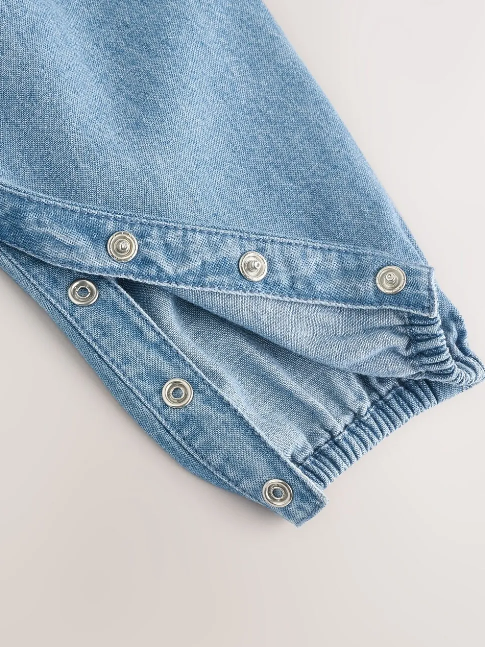 Blauwe geborduurde Denim - Babyset van bodysuit met lange mouwen & bretelbroek (0mnd -2jr)