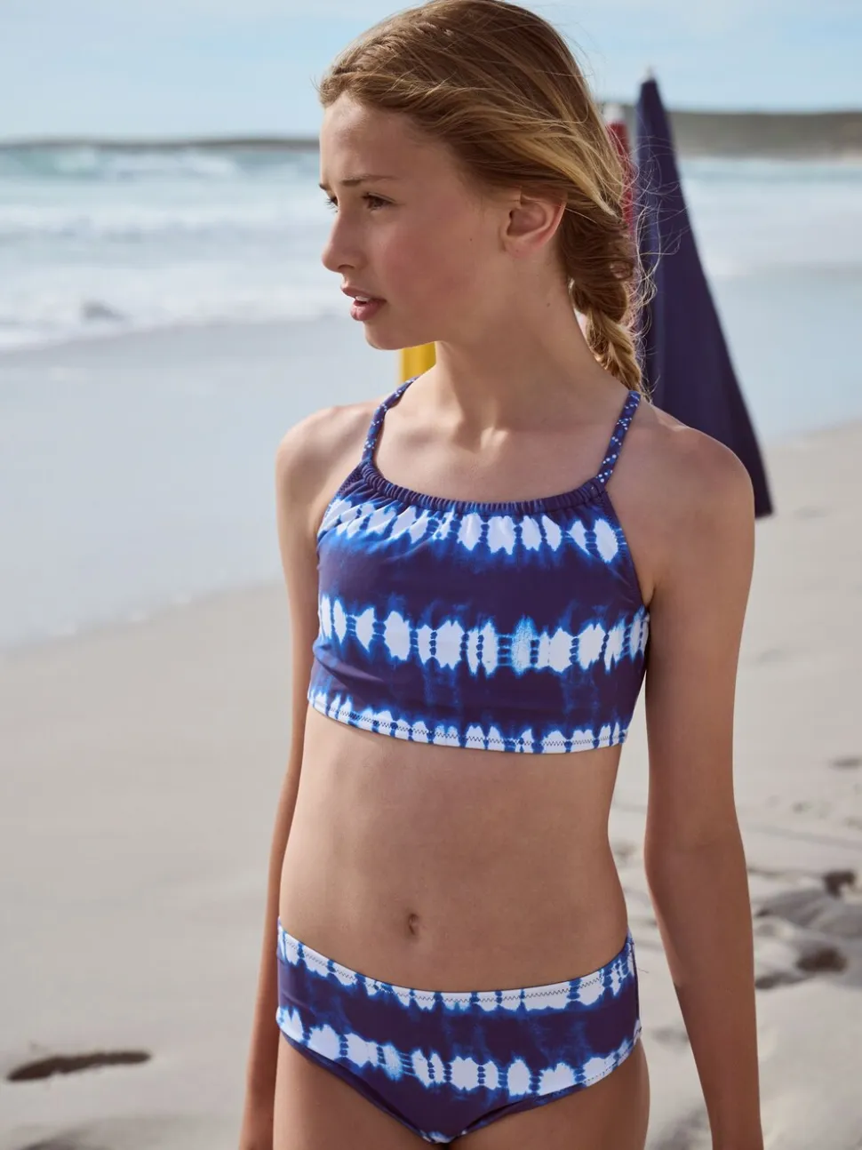 Blauw/wit met knoopverving - Licht gewatteerde bikini (8-16jr)