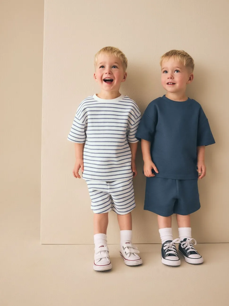 Blauw/witte streep - Short Sleeve T-Shirt and Shorts Set 2 Pack (3mths-7yrs)