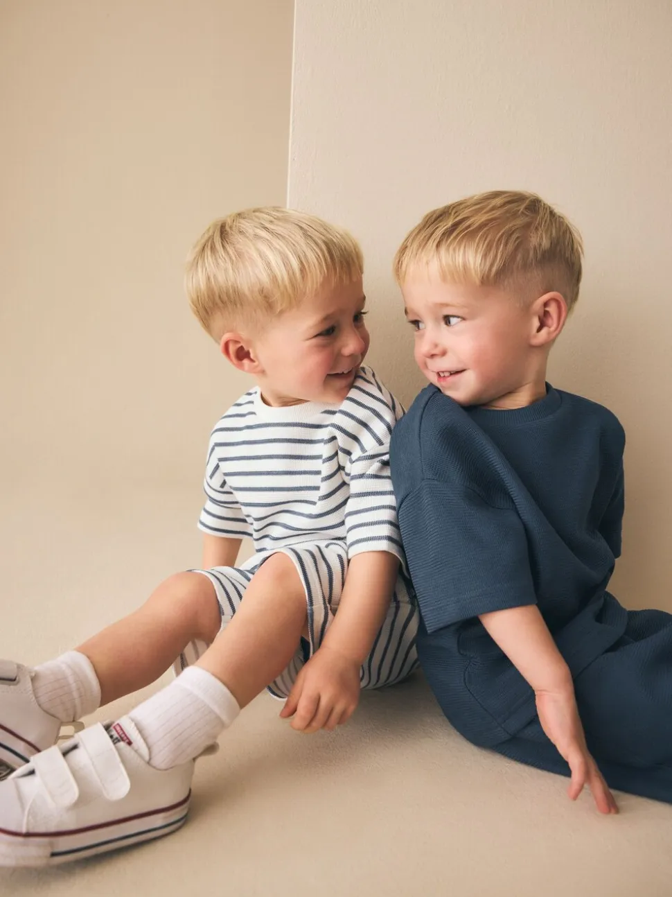 Blauw/witte streep - Short Sleeve T-Shirt and Shorts Set 2 Pack (3mths-7yrs)