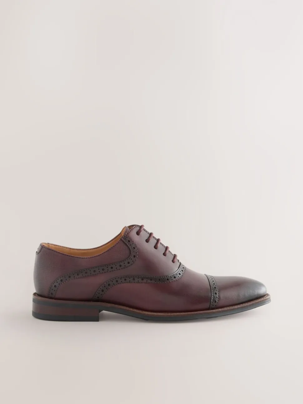 Bordeauxrood - Oxford-schoenen met neusstuk