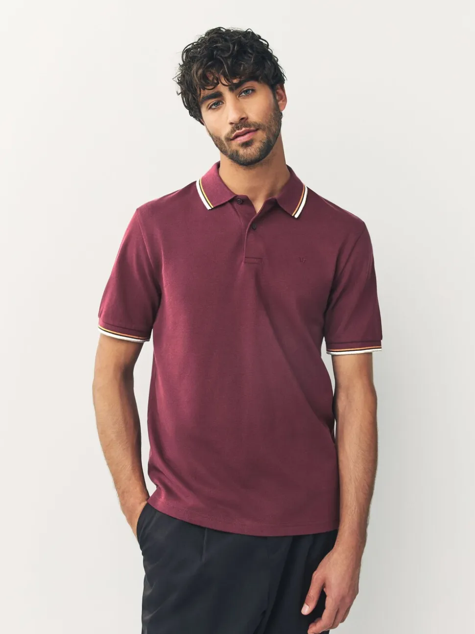 Bordeauxrood - Regular fit poloshirt met korte mouwen en contrasterende randen