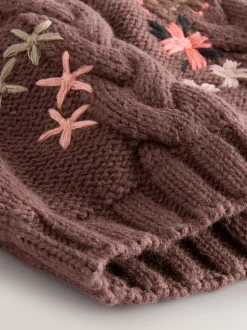 Bruin - Baby muts met geborduurde bloemen en pompon (0mnd-2jr)