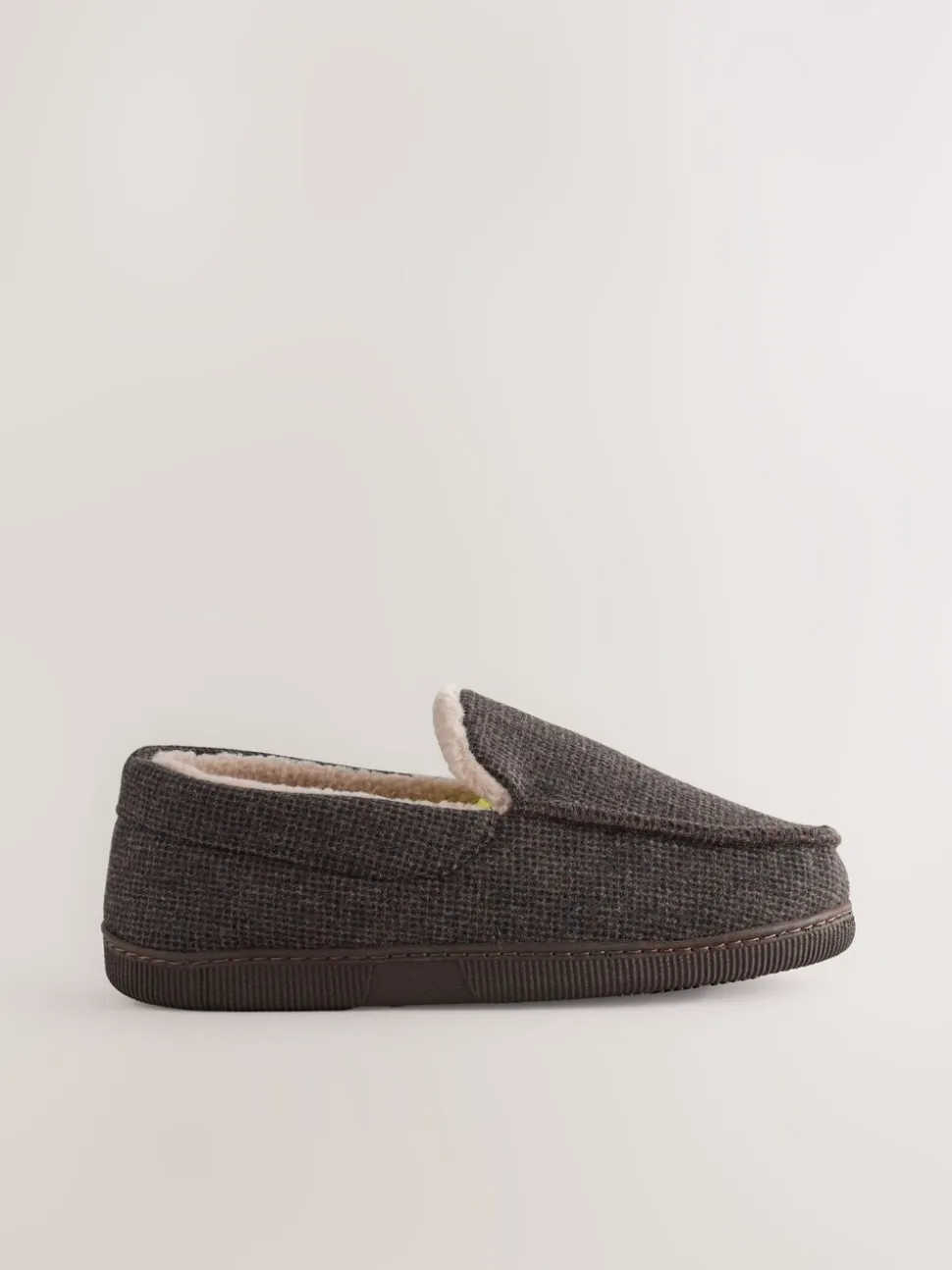 Bruin - Closed Back Textured Slippers