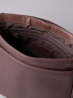 Bruin - Lakeland Leather Keswick messenger bag, medium