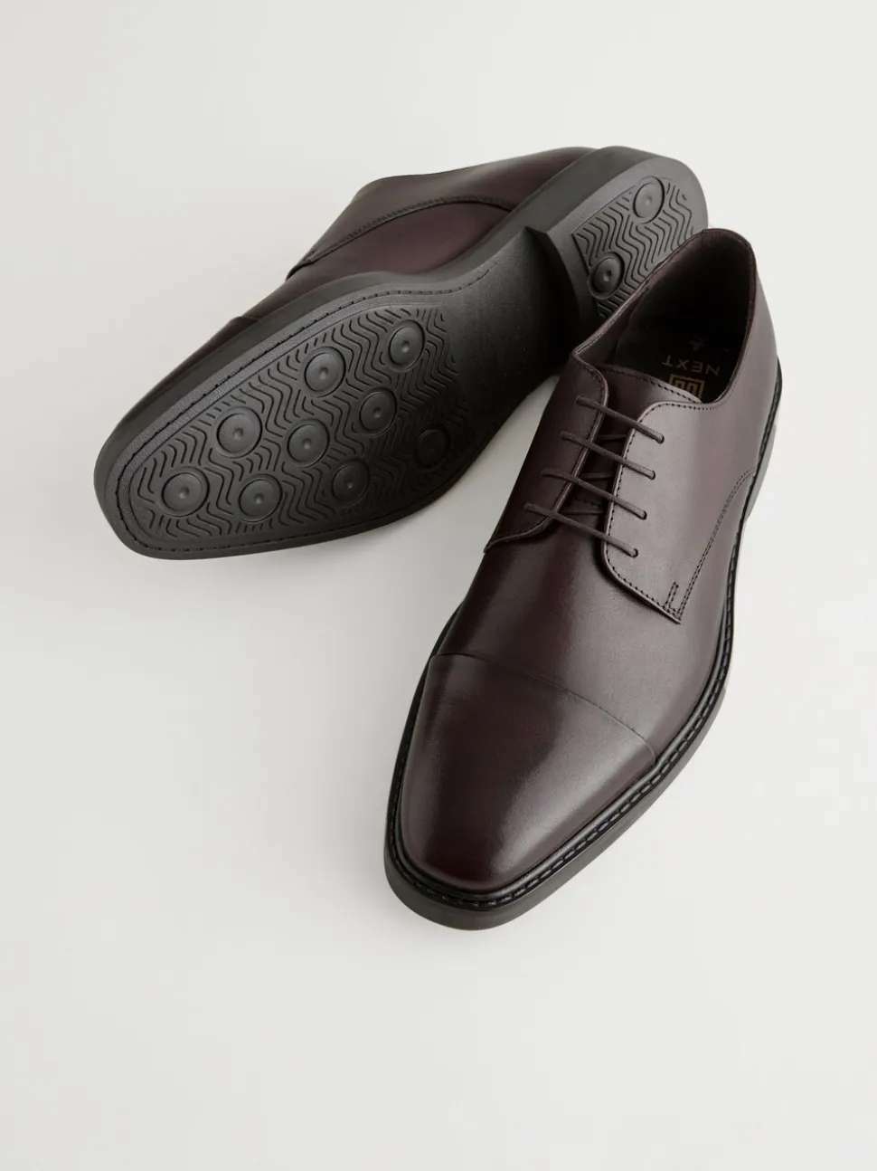 Bruin - Leren schoenen met contrasterende neus
