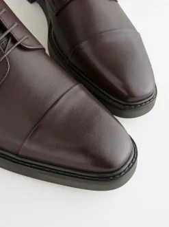 Bruin - Leren schoenen met contrasterende neus