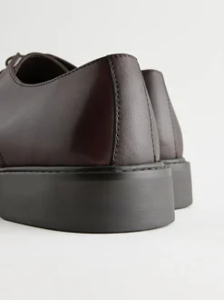 Bruin - Leren schoenen met contrasterende neus