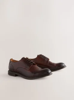 Bruin - Leren schoenen met contrasterende neus