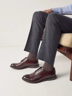 Bruin - Leren schoenen met contrasterende neus