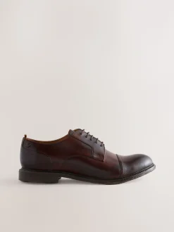 Bruin - Leren schoenen met contrasterende neus