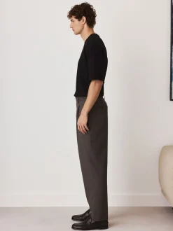 Bruin - Relaxed Fit Smart Pleated Trousers