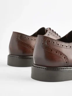 Bruin - Standaard pasvorm - Leren derby-brogues