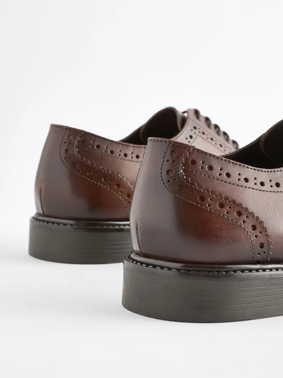 Bruin - Wijde pasvorm - Leren derby-brogues