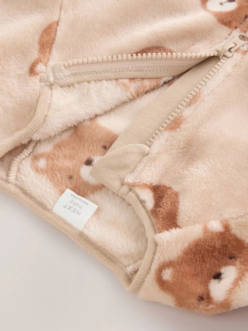 Bruin met beer - Fleece babypyjama