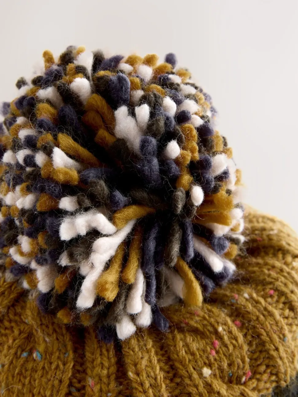 Cable Knit Stripe - Muts met pompon