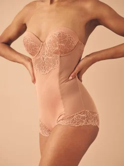 Caramel-nude - Kanten body met cups en sterke buikcorrectie