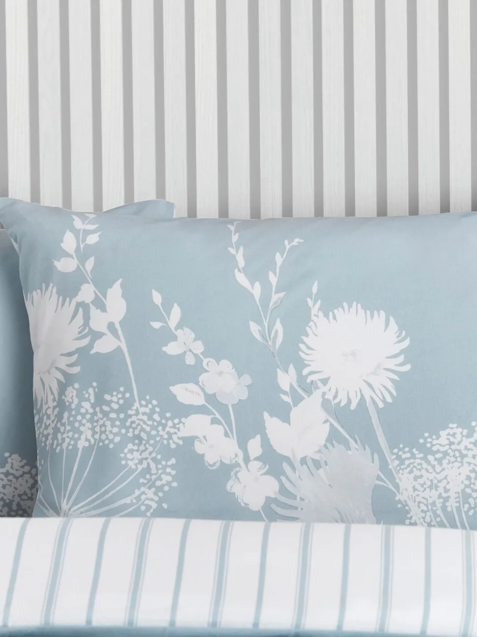 Catherine Lansfield - Meadowsweet omkeerbare dekbedovertrekset met bloemenprint