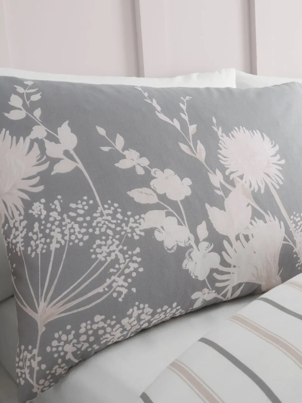 Catherine Lansfield - Meadowsweet omkeerbare dekbedovertrekset met bloemenprint