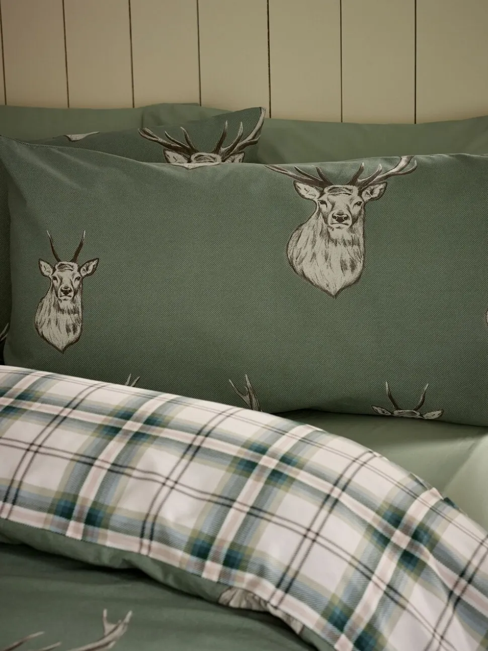 Catherine Lansfield Christmas Stag Check Reversible Duvet Cover Set