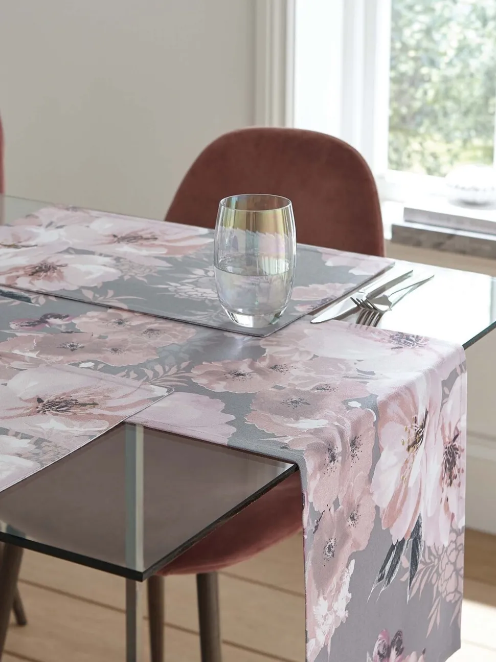 Catherine Lansfield Dramatic Floral 100% Cotton Table Runner