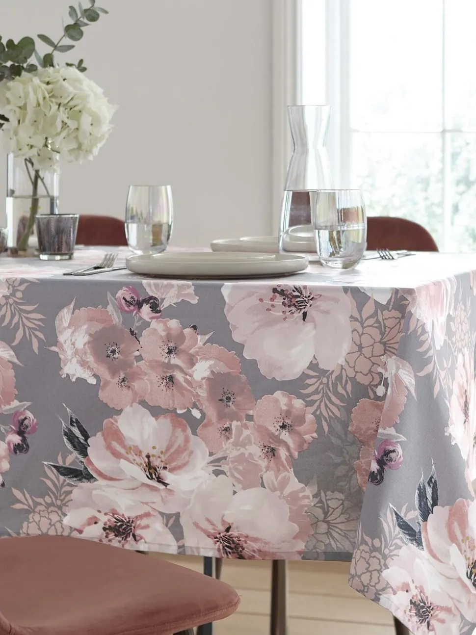 Catherine Lansfield Dramatic Floral Print 100% Cotton Table Cloth