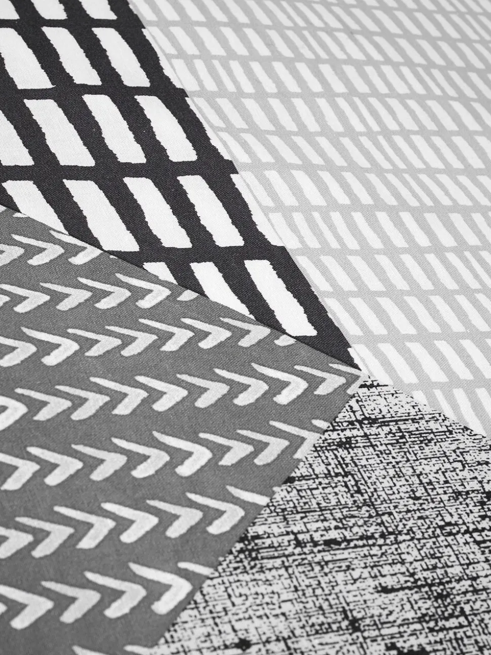 Catherine Lansfield Larsson set van dekbedovertrek en sloop met geometrische print