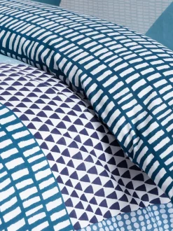 Catherine Lansfield Larsson set van dekbedovertrek en sloop met geometrische print