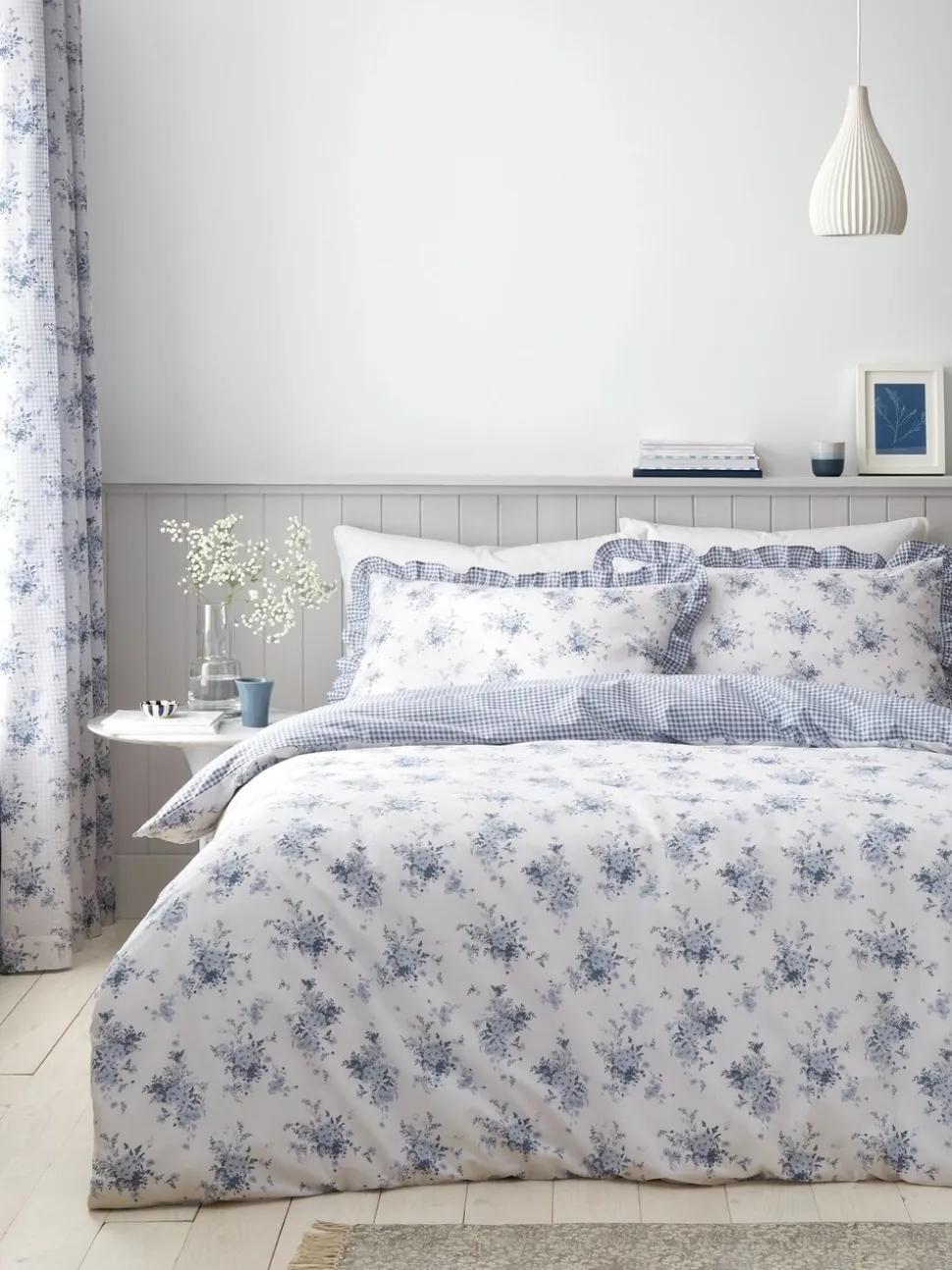 Catherine Lansfield Lucie Floral Frill Reversible Duvet Cover Set