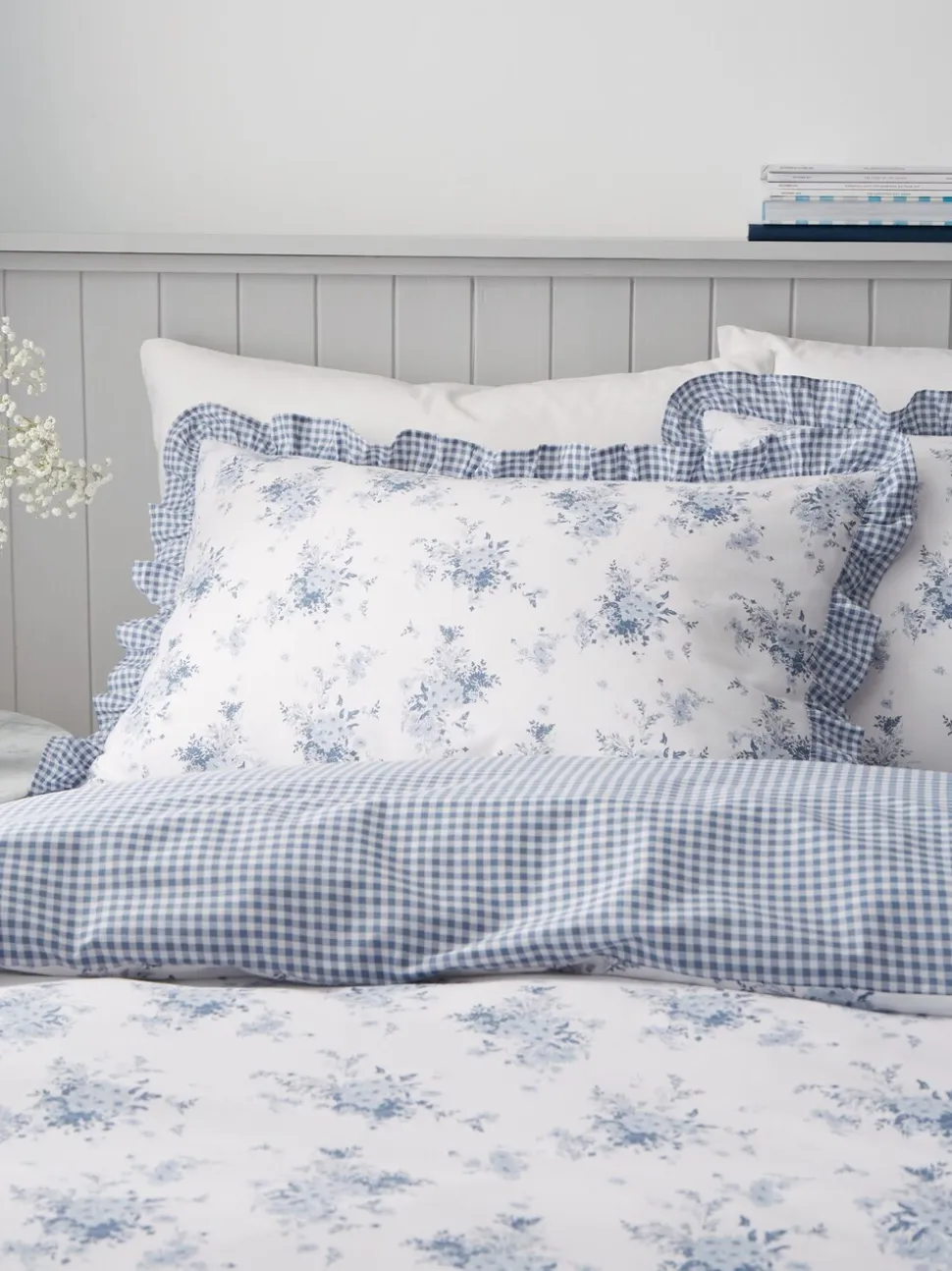 Catherine Lansfield Lucie Floral Frill Reversible Duvet Cover Set