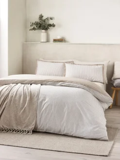 Catherine Lansfield Oxford Pinstripe Reversible Duvet Cover Set